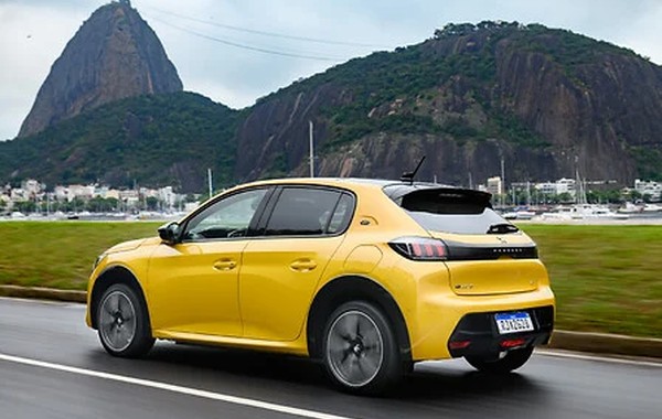 Peugeot 208 2026 - Lamar Rent Car